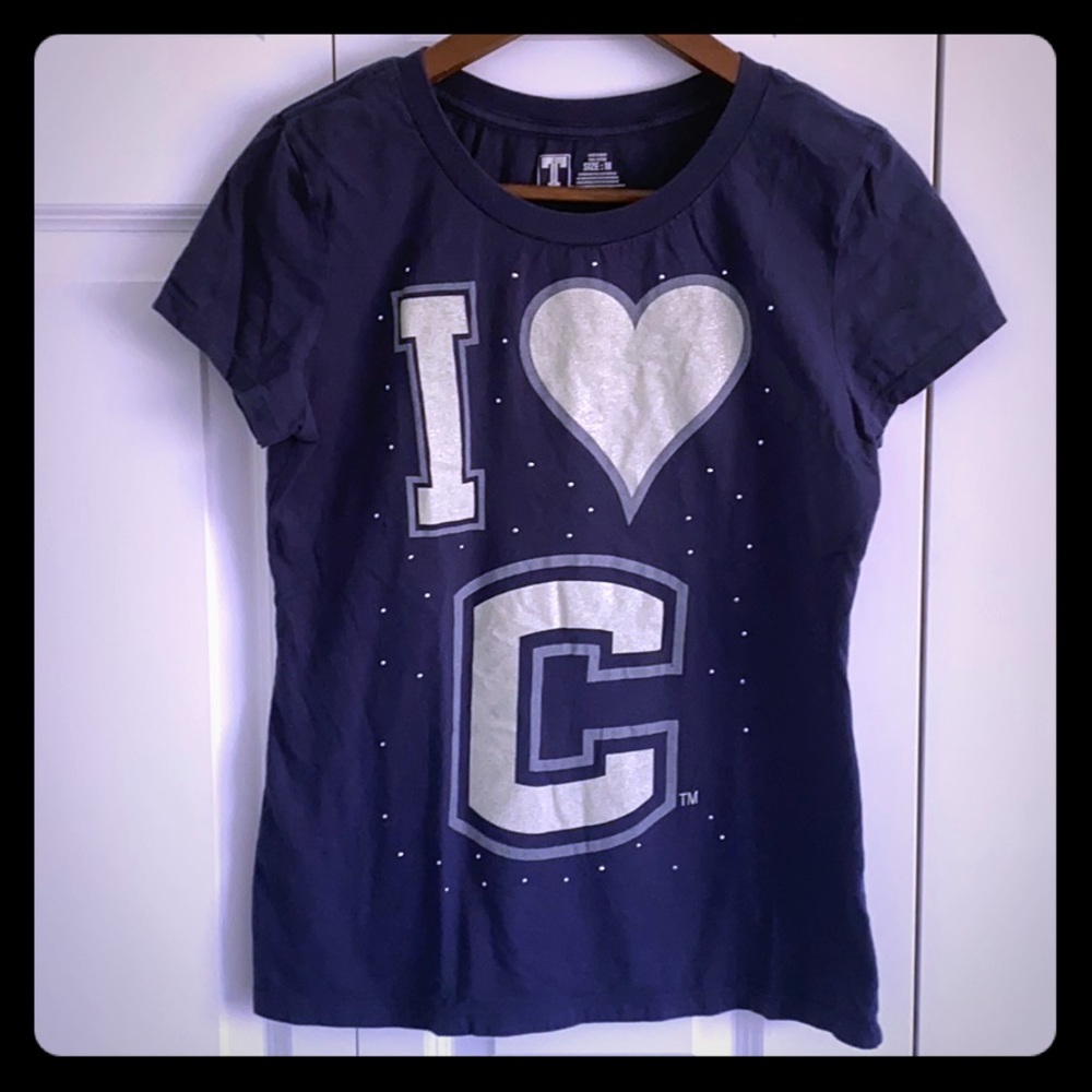 VS PINK UCONN women’s t-shirt medium